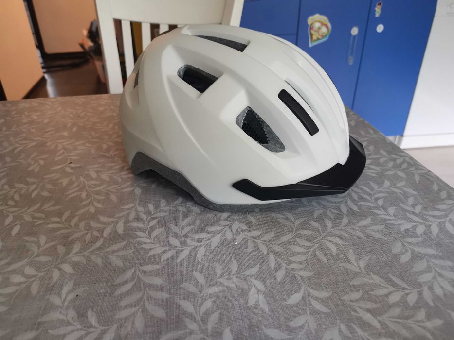 Каска за деца до 4 години