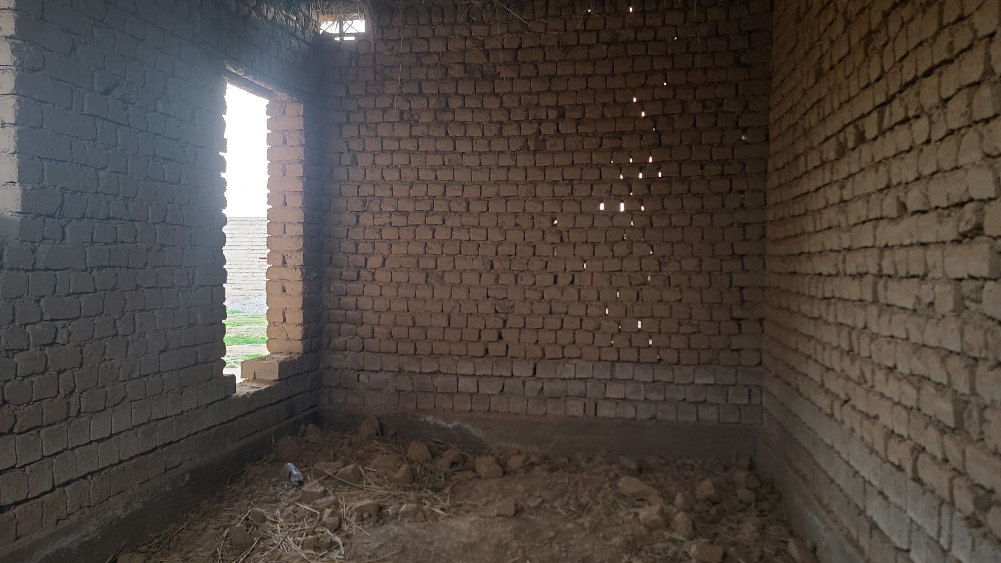 Hovli sotiladi srochna
