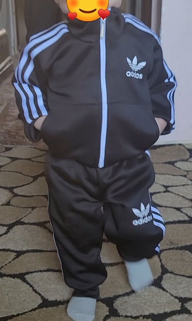 Новый фирменный децкий костюм двойка Adidas