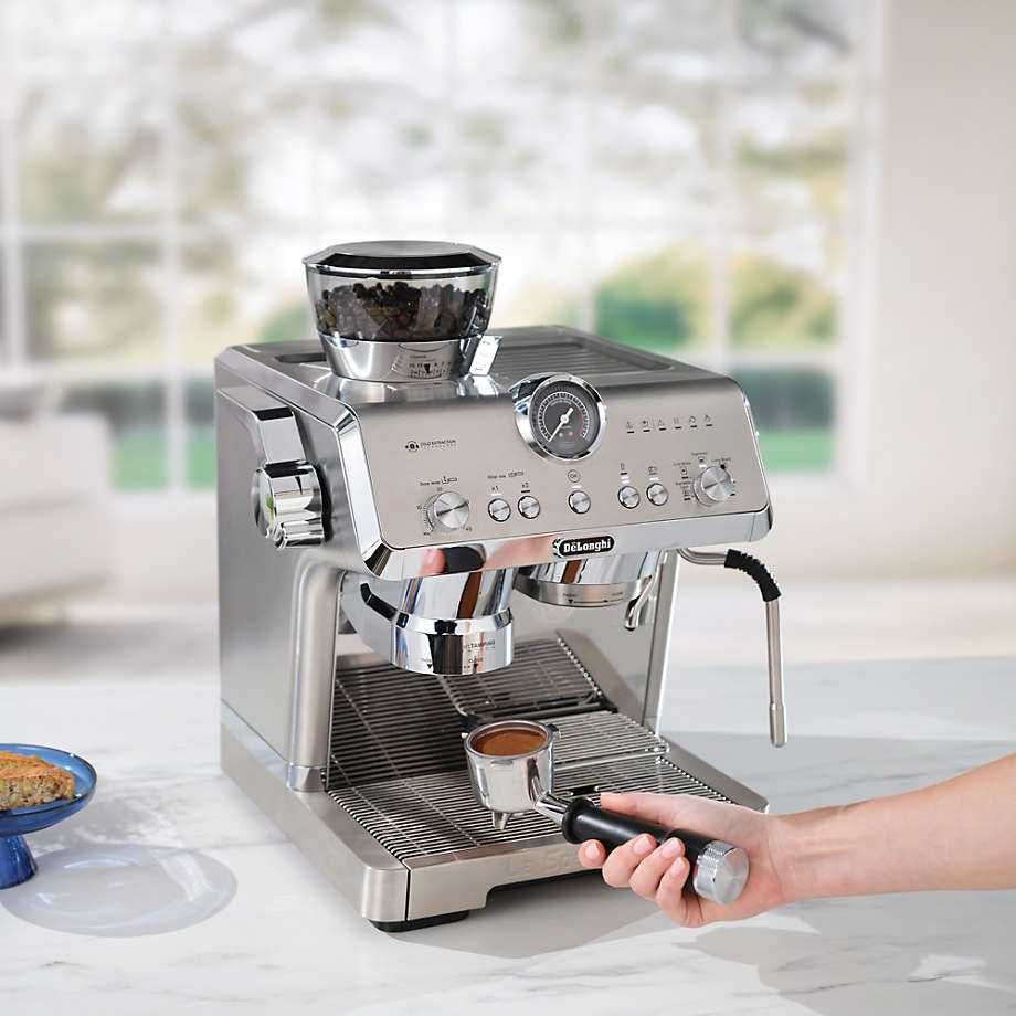 Кофеварка рожковая DeLonghi La Specialista Opera EC9555.M