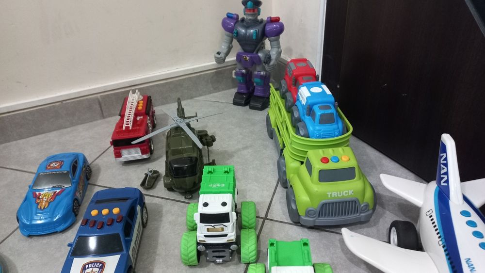 супер герои 12бр,азбука,риболов,пъзел,количка,камион,ртбот,бентен,сам