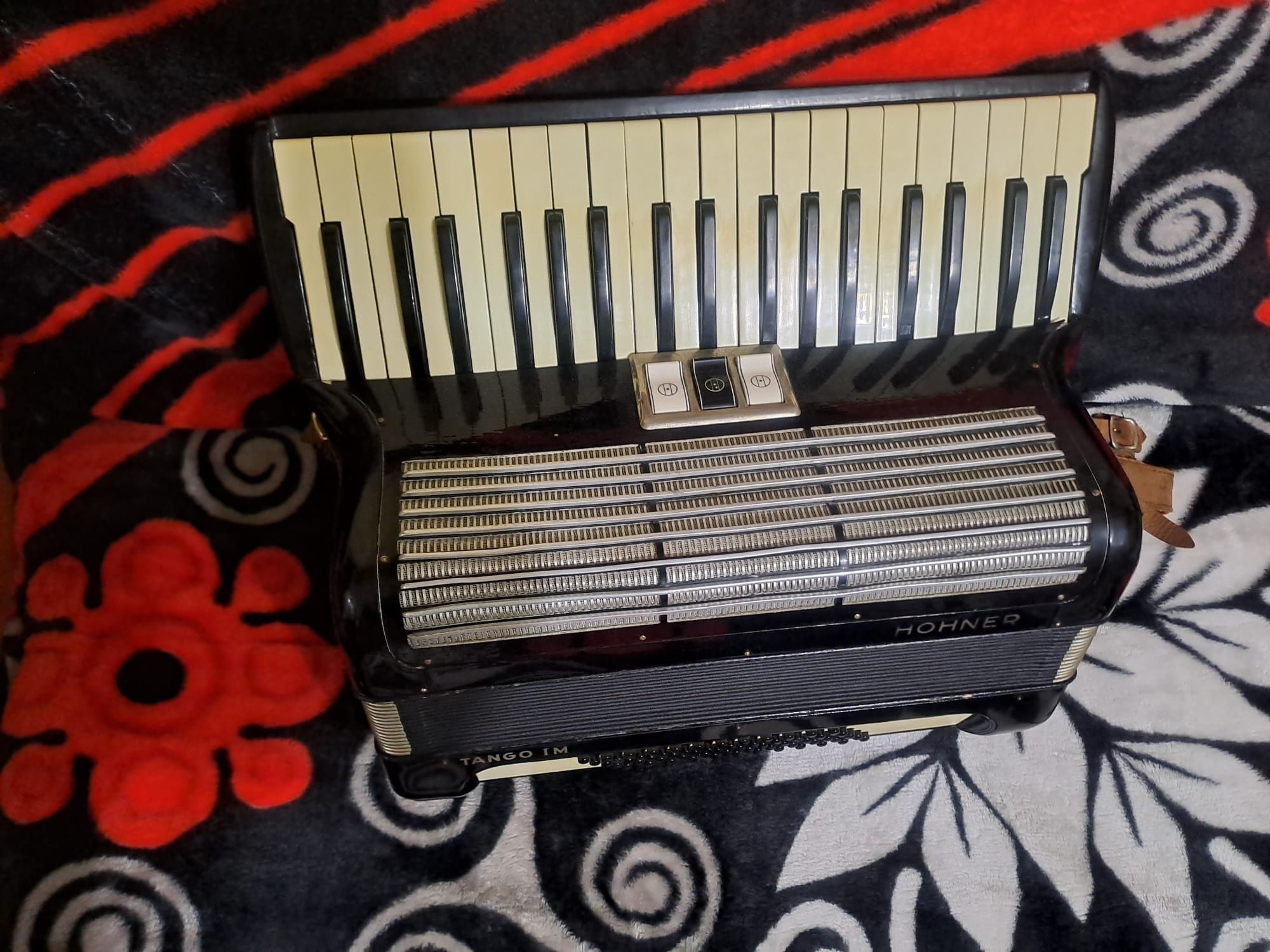 Hohner Tango IM de 60 bași