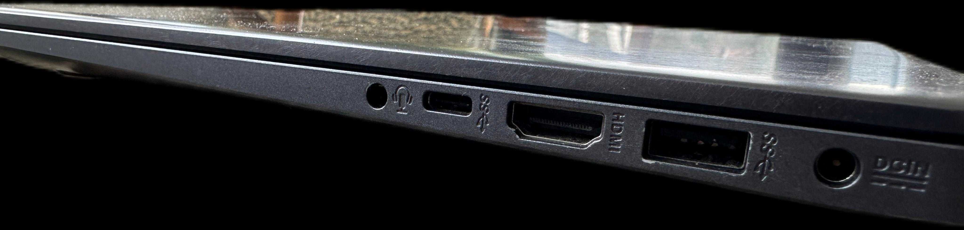 Transport gratuit! Laptop ASUS model S510U i7 8 GB Ram