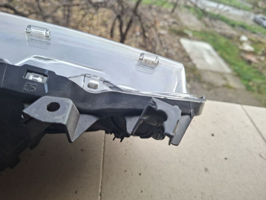 Ляв фар Toyota Auris 2013 - 2018