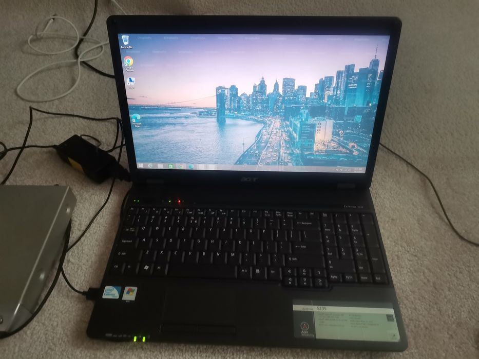 Laptop și DVD player