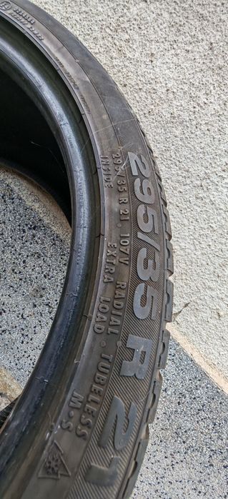 Зимни гуми 295/35/21 Continental