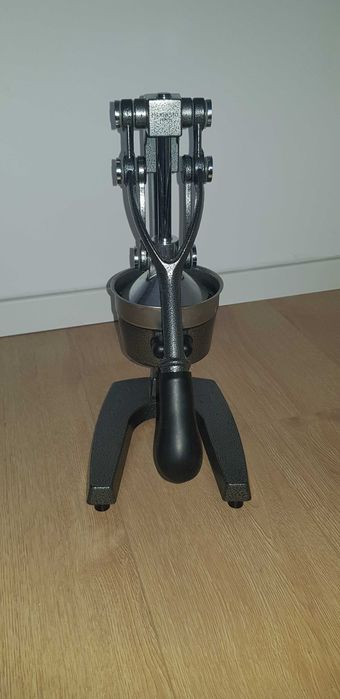 Storcator tip presa manuala citrice Ernesto