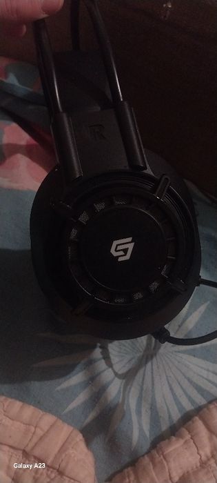 Наушники с микрофонном