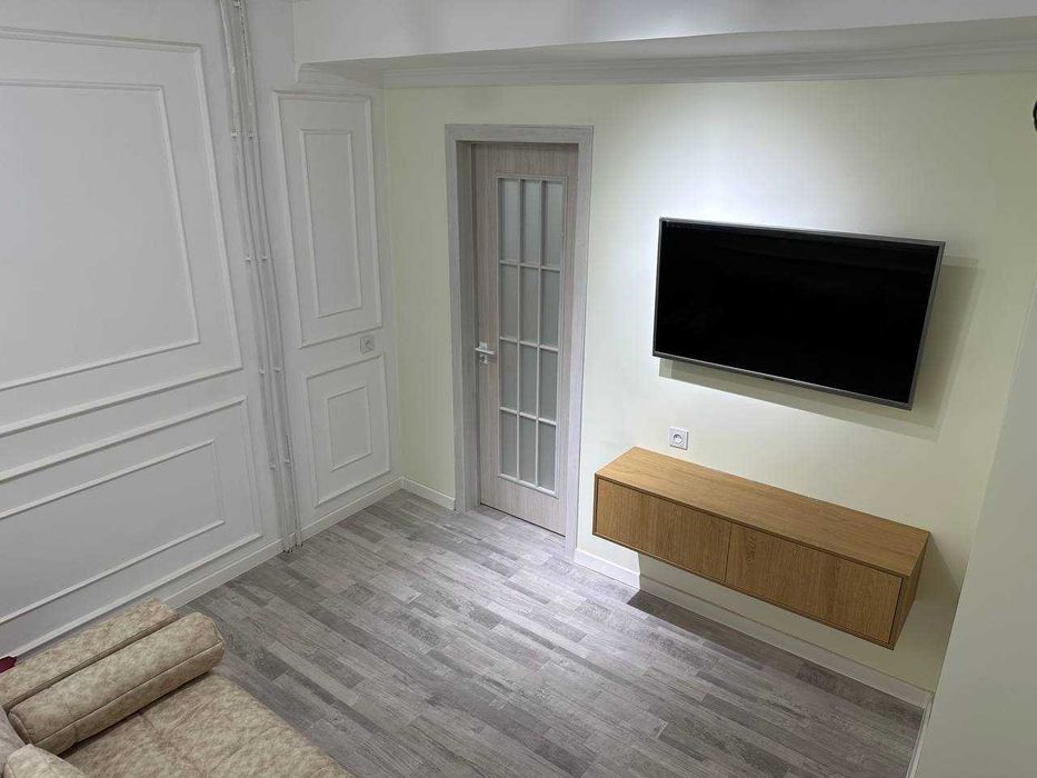 Аренда ц5 , 2 ком кв, вдоль дороги, центр