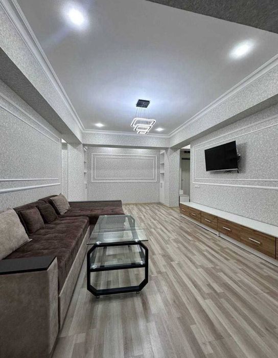 Квартира на ЦУМ -Смарт 2/6/9 общ пл 73м с обстановкой