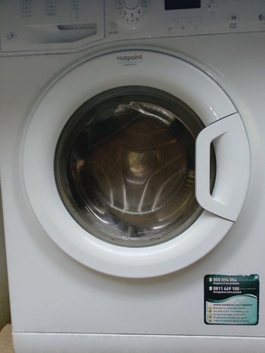 Vând Mașină Hotpoint Ariston