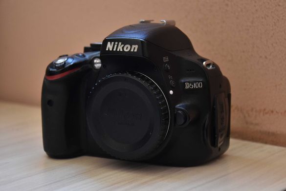 полупрофесионален фотопарат:NikonD5100(Подходящ за любителски снимки)
