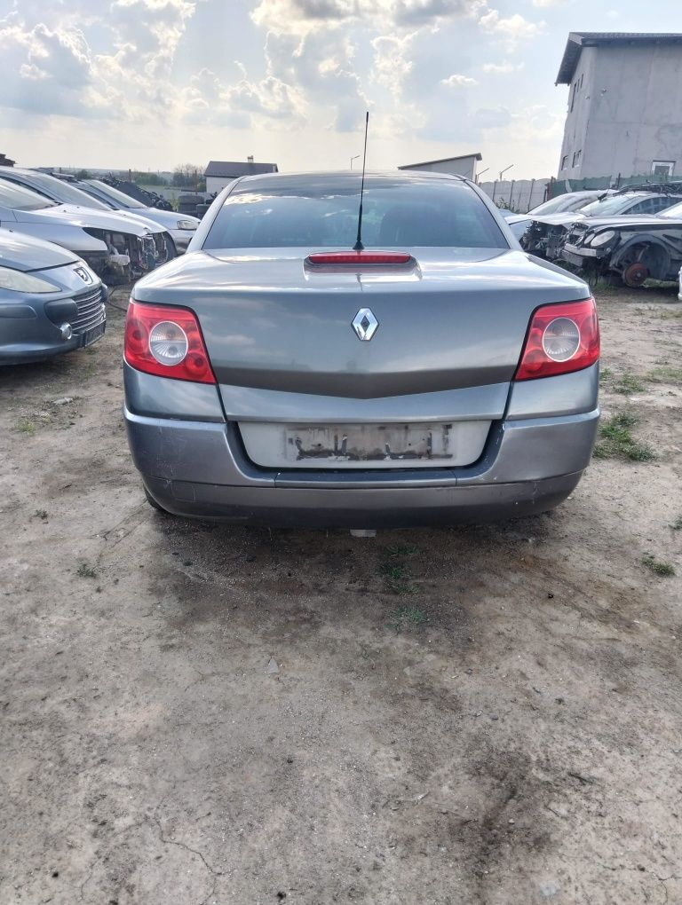 Dezmembrez Renault Megane 2 cabrio