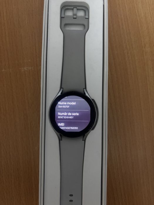 Samsung Galaxy Watch4 44 mm LTE –funcționează perfect, mici zgârieturi