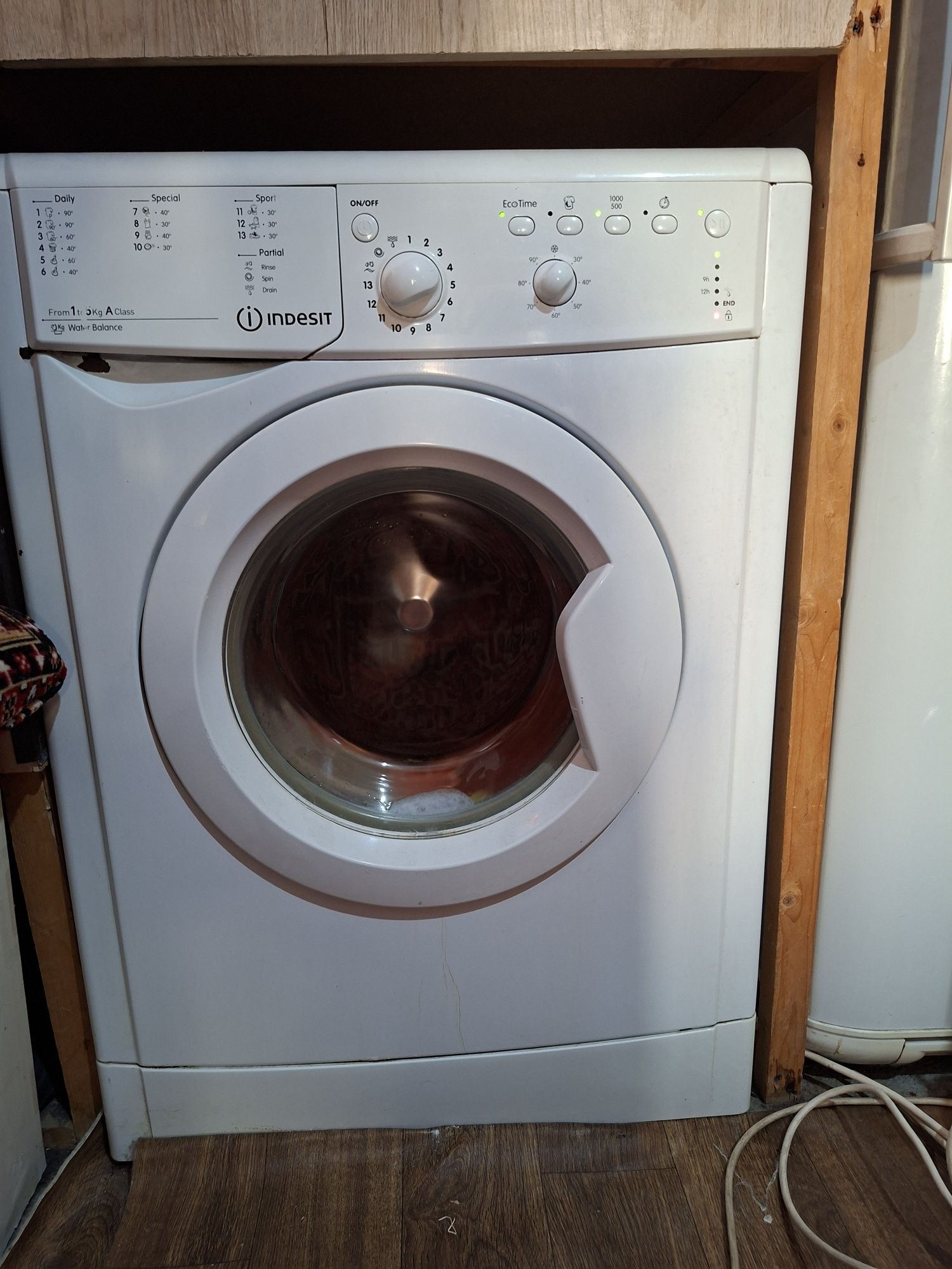 Indesit sotiladi kir moshina