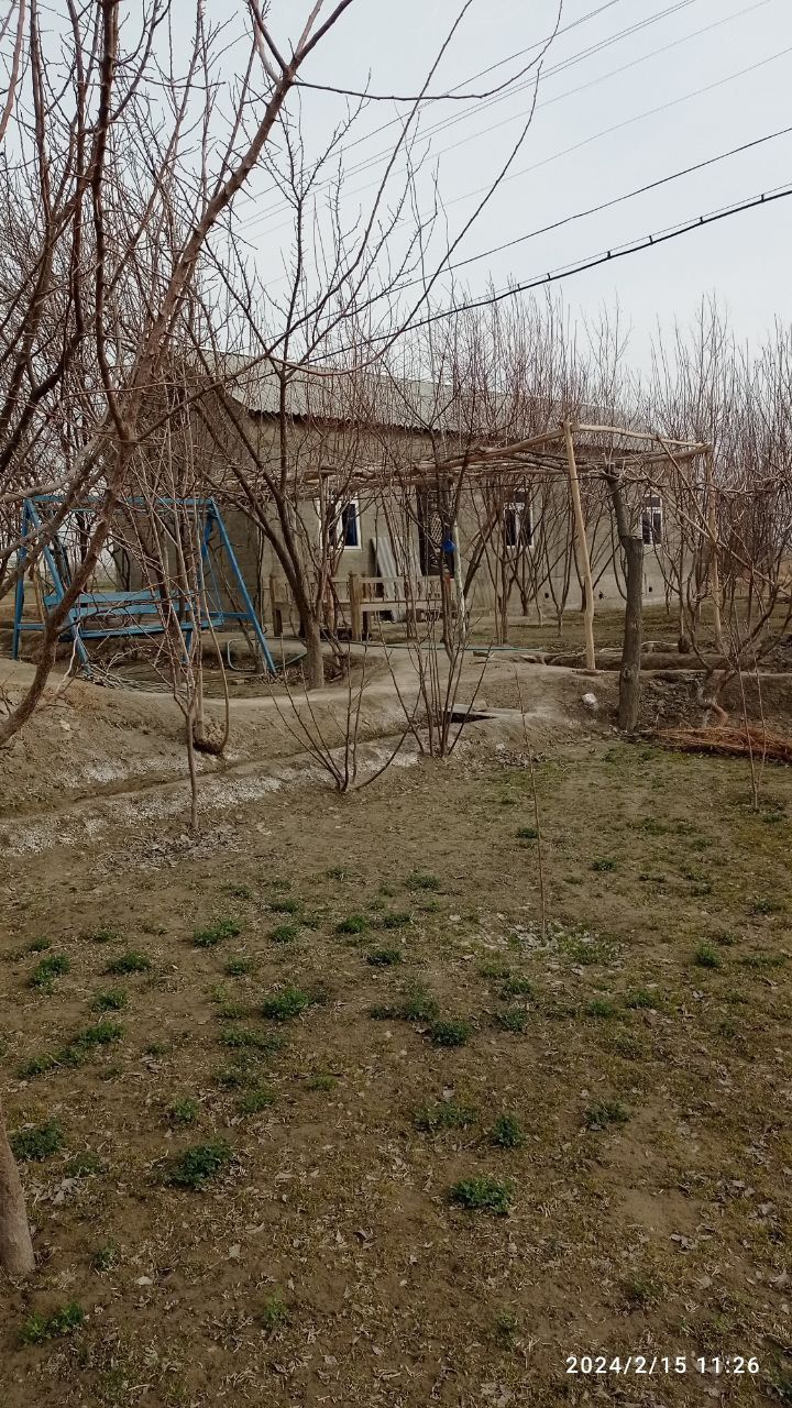 Uchastka sotiladi
