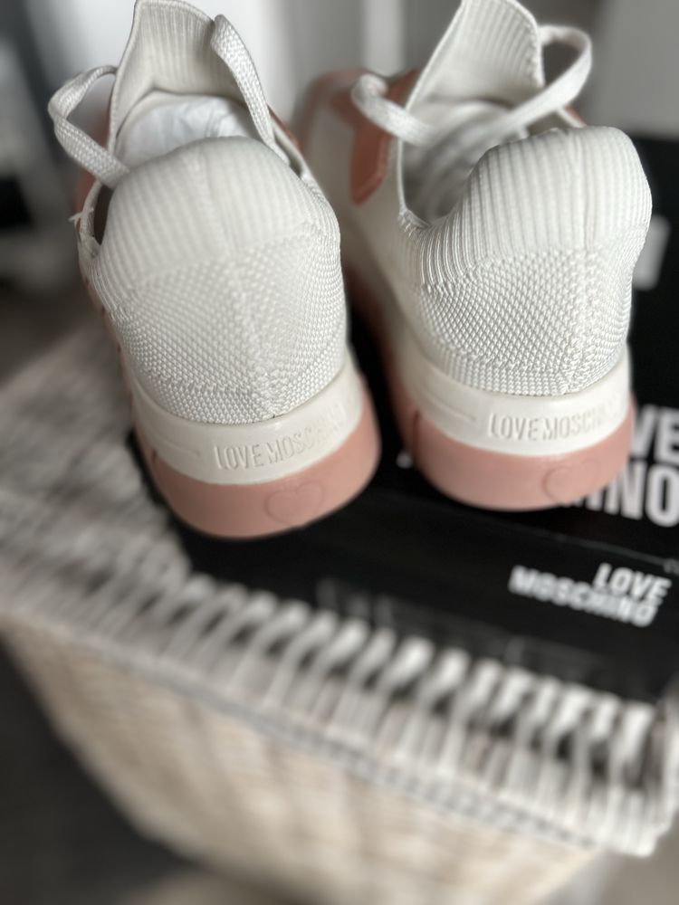 Sneackers Love Moschino