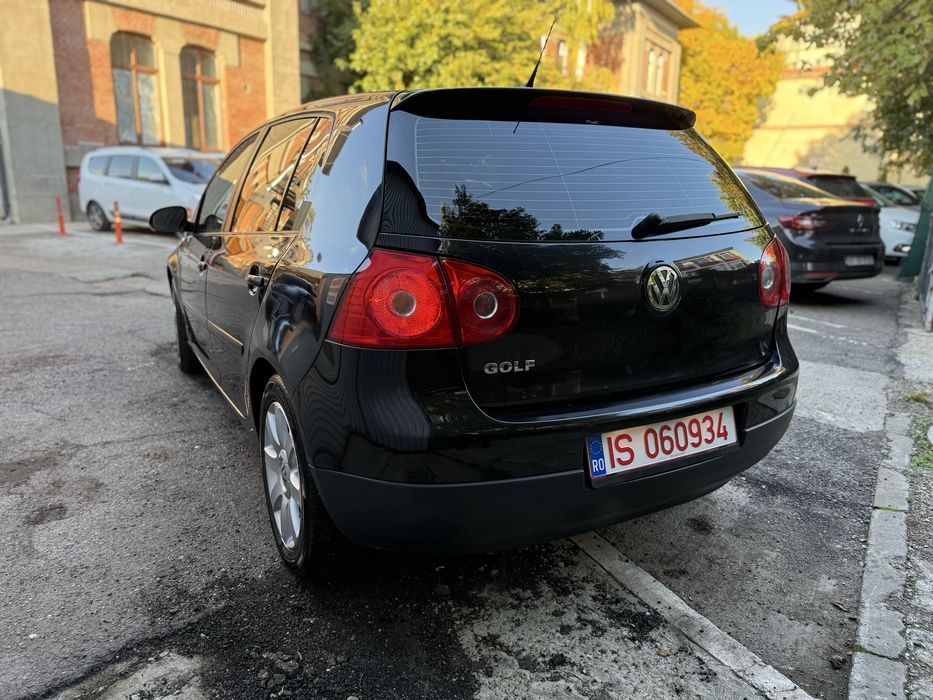 Volkswagen Golf V-1.6 Benzina MPI