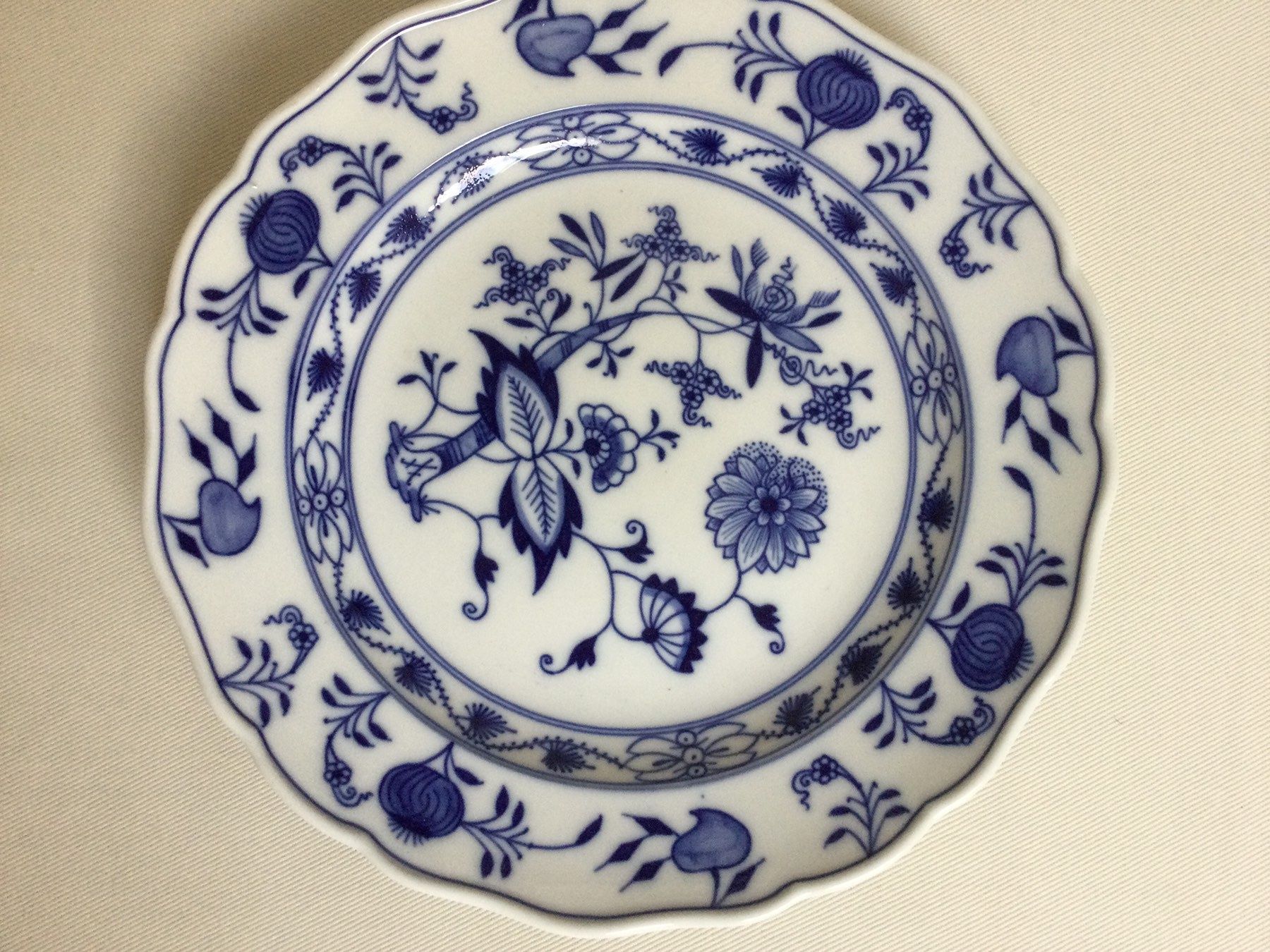 Продавам оригинална чиния Майсен шарка Лук преди 1924 г.
