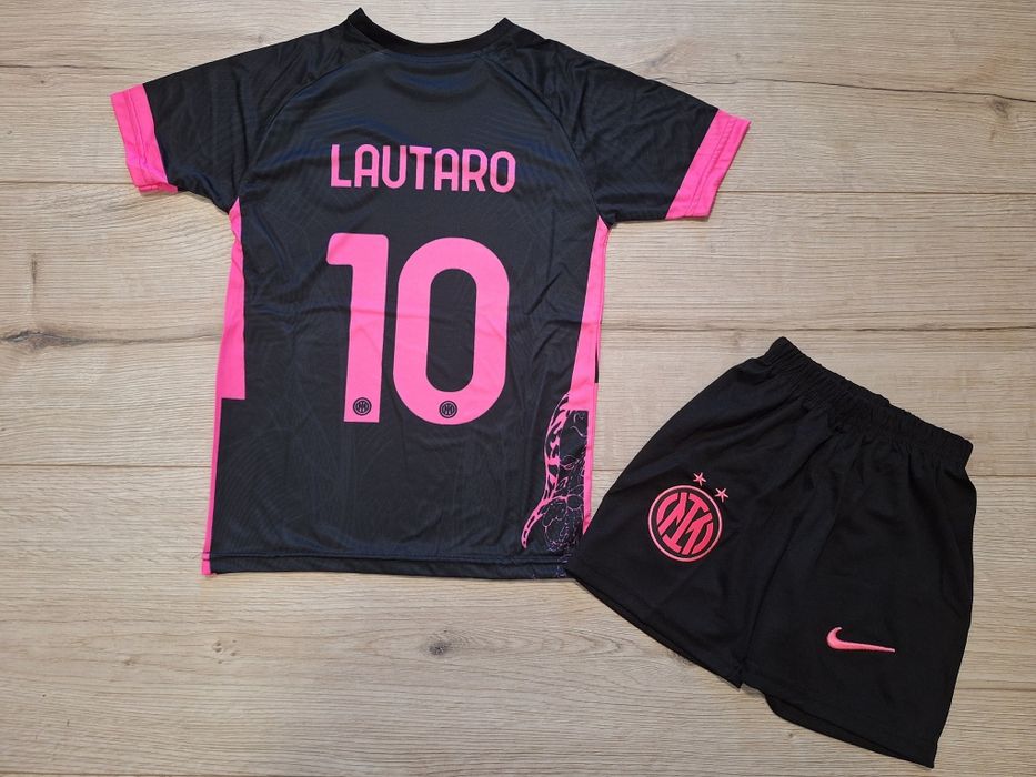 Детски флуоресцентен екип на Интер#Лаутаро Мартинес#10!