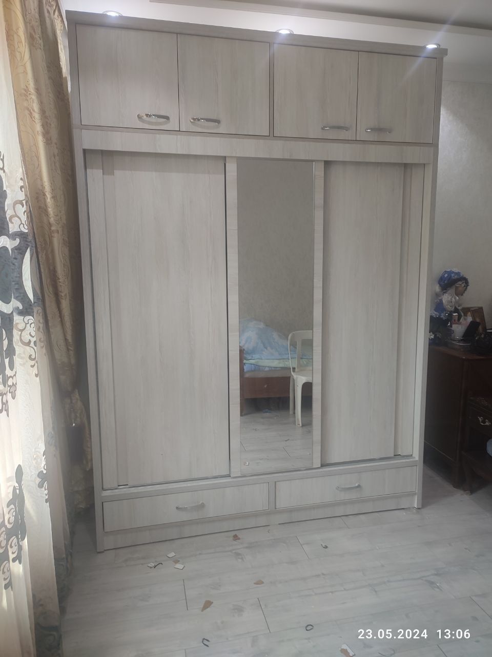 Shkaf kupe 180 x 250 ishlab chiqaruvchidan