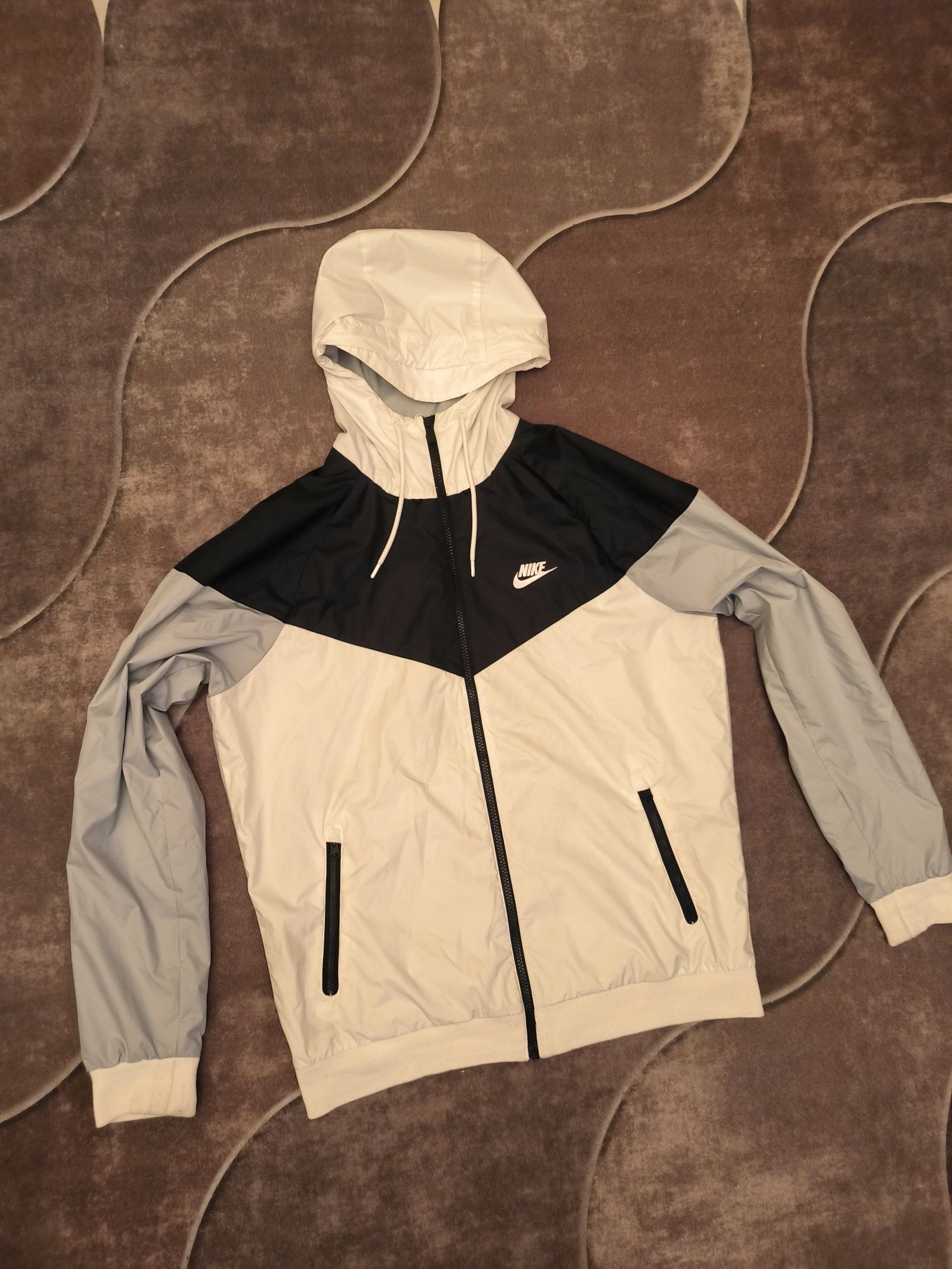 Nike Windrunner яке размер L