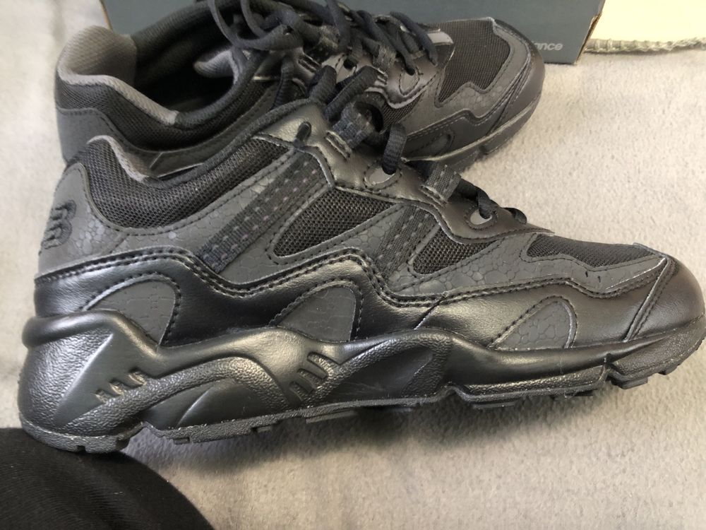 Vând adidași New Balance 850