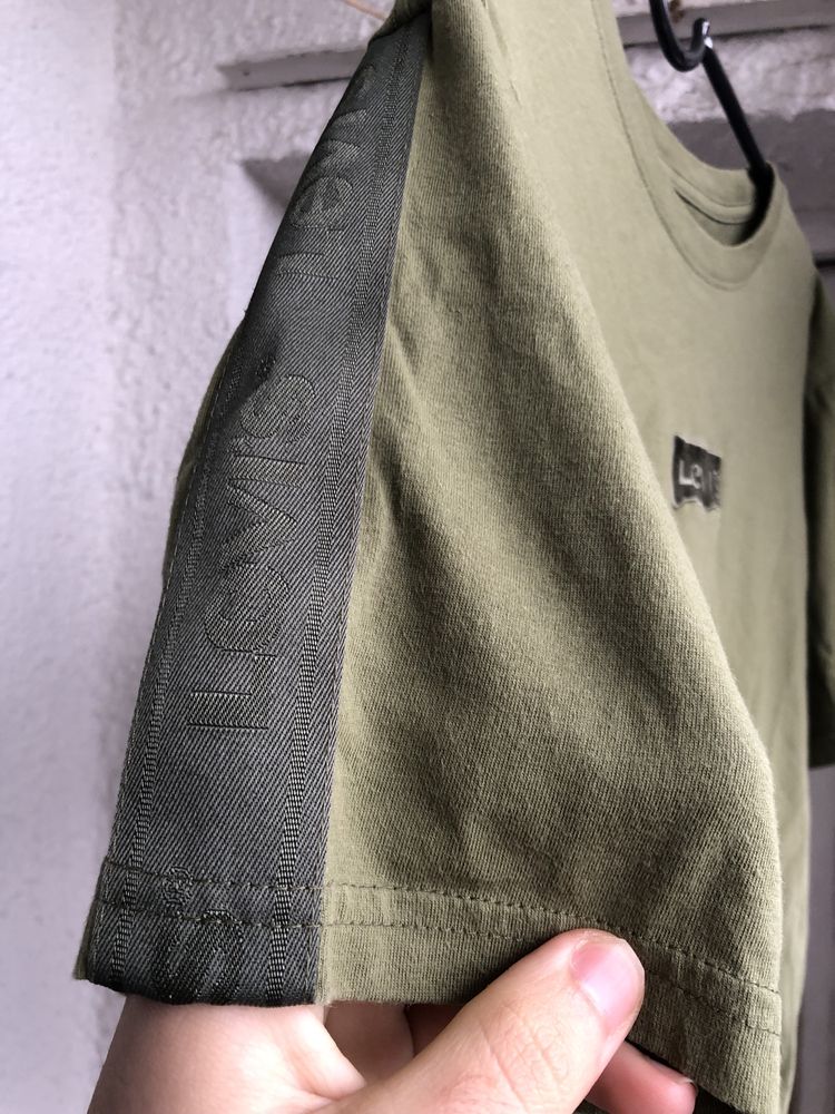 Levi’s оригинална и нова тениска S