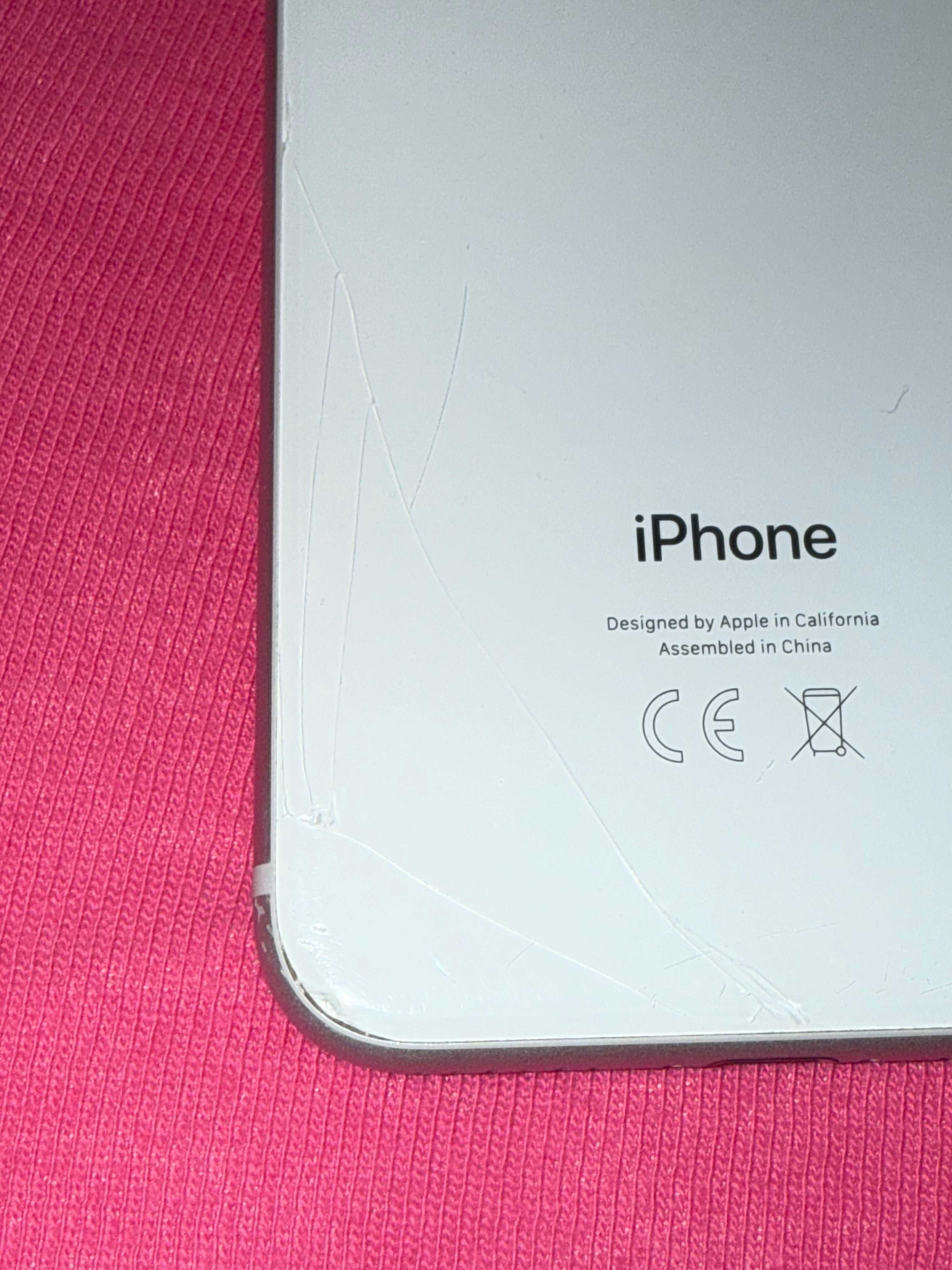 iPhone 8 64GB бял