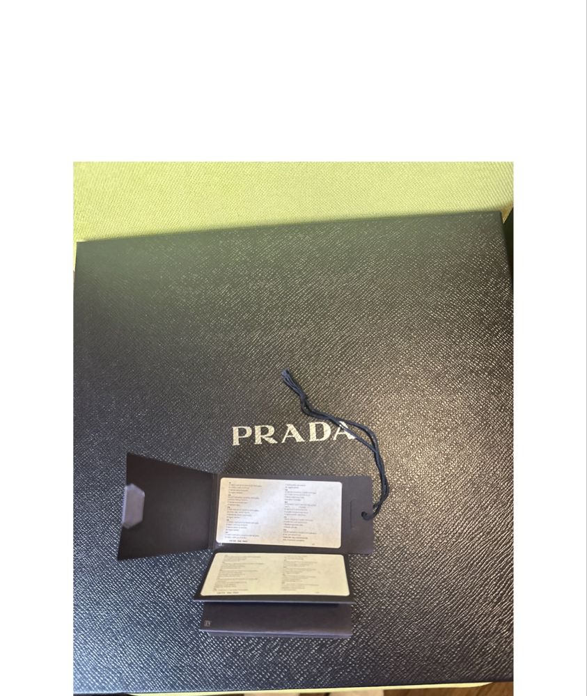 PRADA лятна шапка