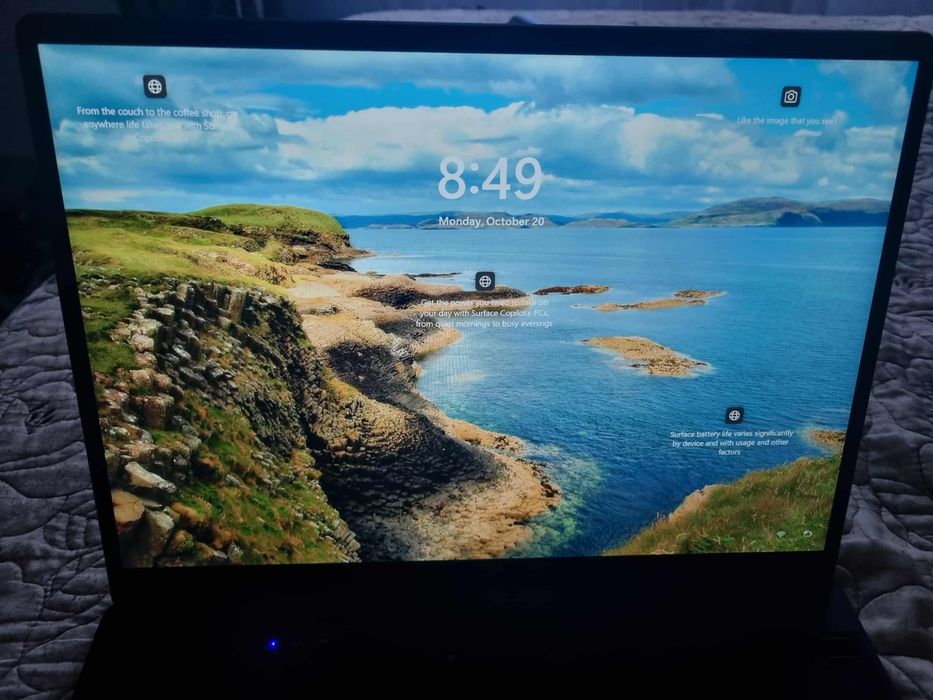 Laptop ca nou ,doar scos din cutie