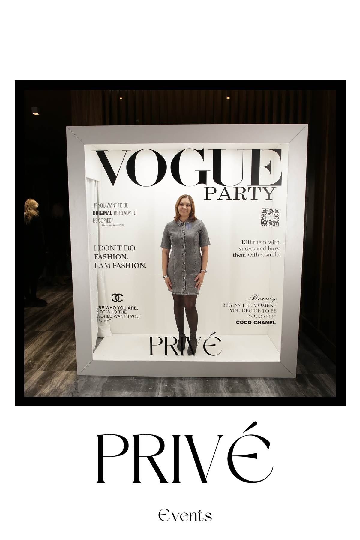 walk in magazine cabina foto