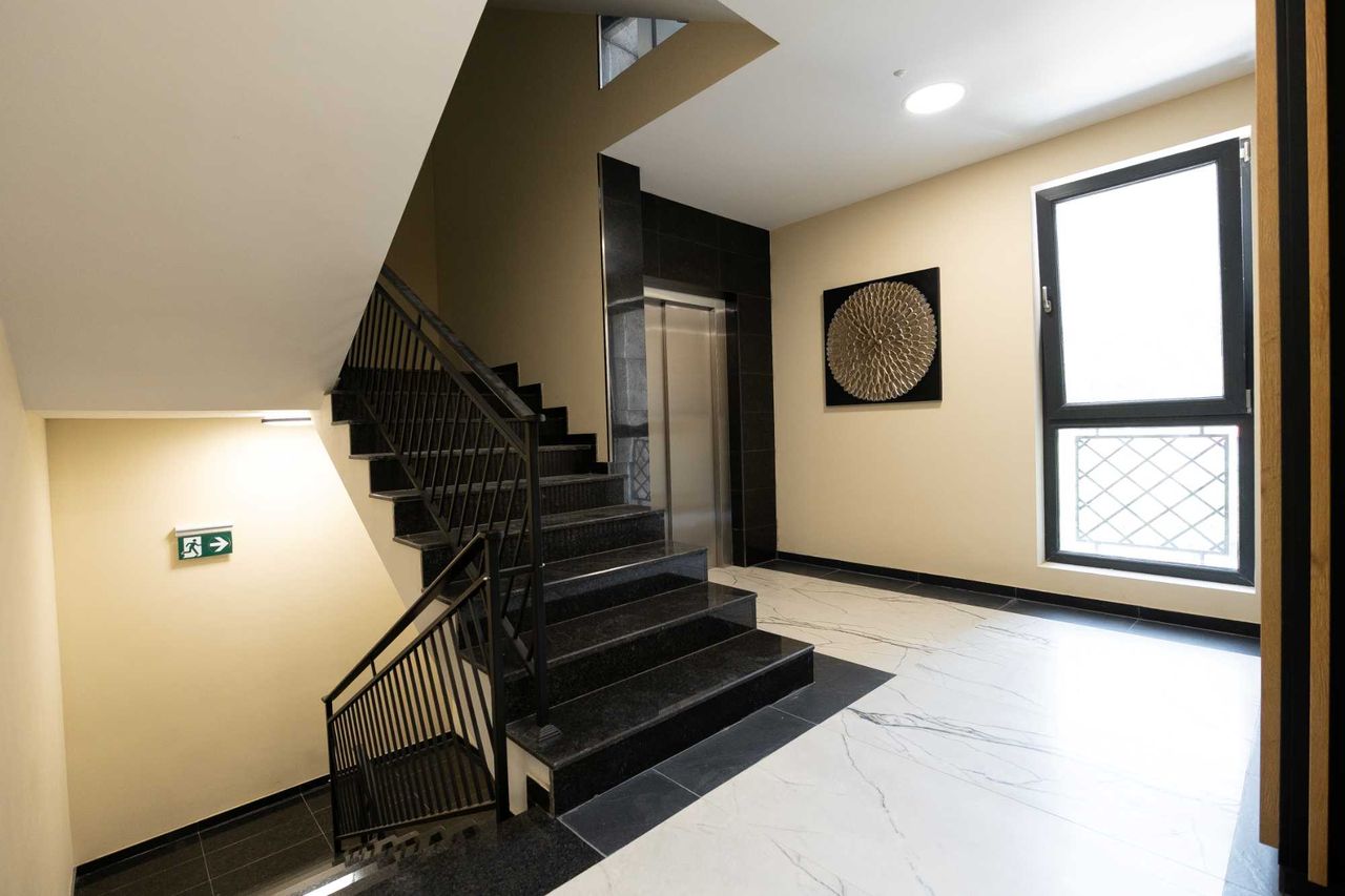 Продава се Четиристаен апартамент в Карлово - 119 кв.м за 1503 €/кв.м - Снимка #5