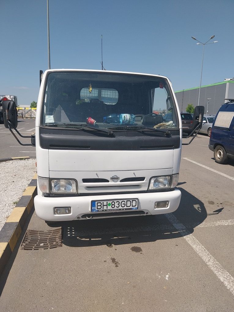 Vând  Nissan Cabstar