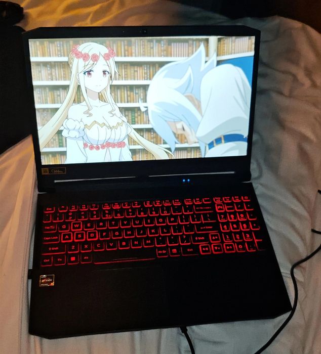 Vând Laptop Gaming Acer Nitro 5 (Ryzen 5, RTX 3050, 16GB RAM, 750GB SS