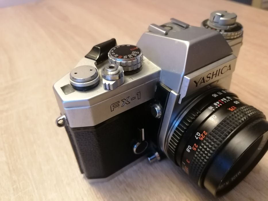 Фотоапарат yashica  fx 1