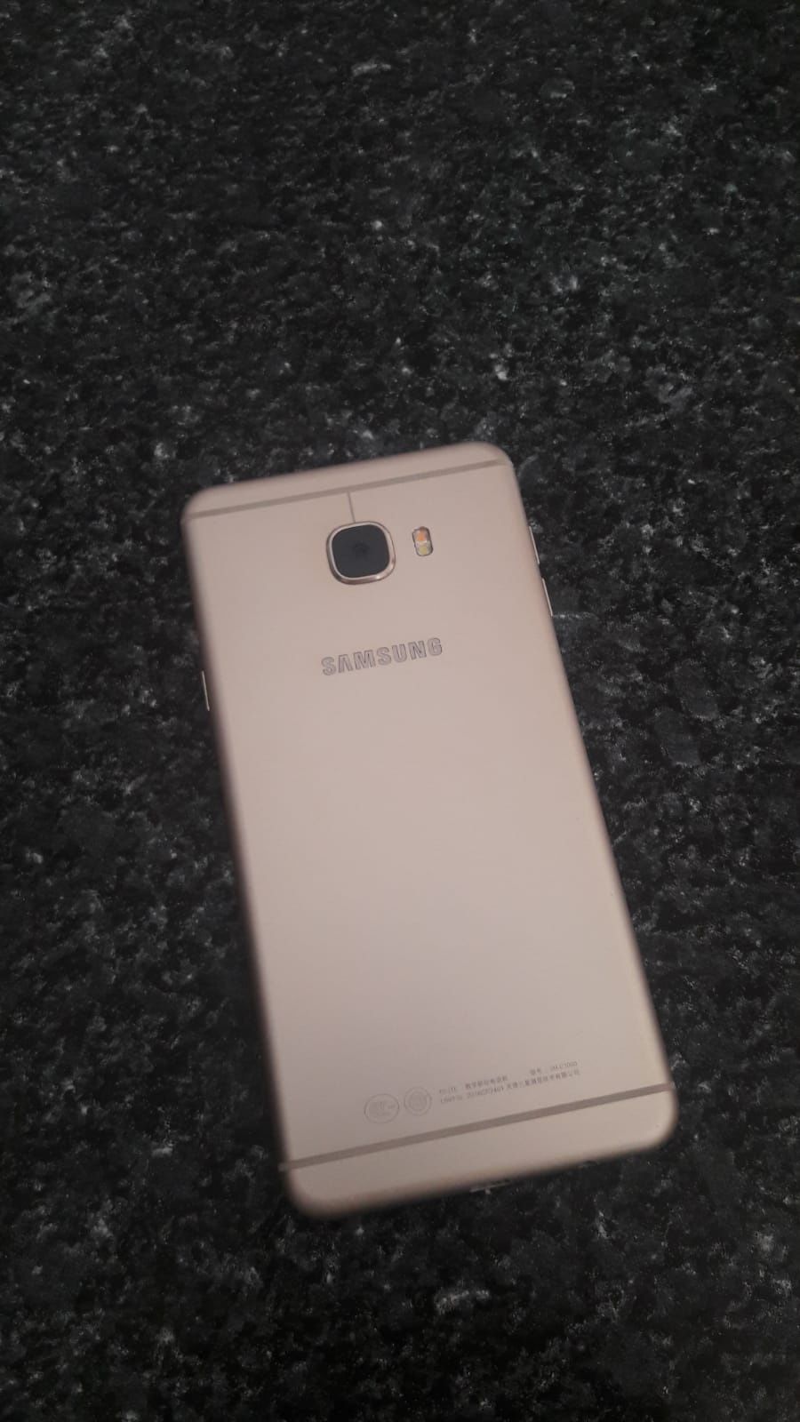 Vând telefon Samsung Galaxy C7
