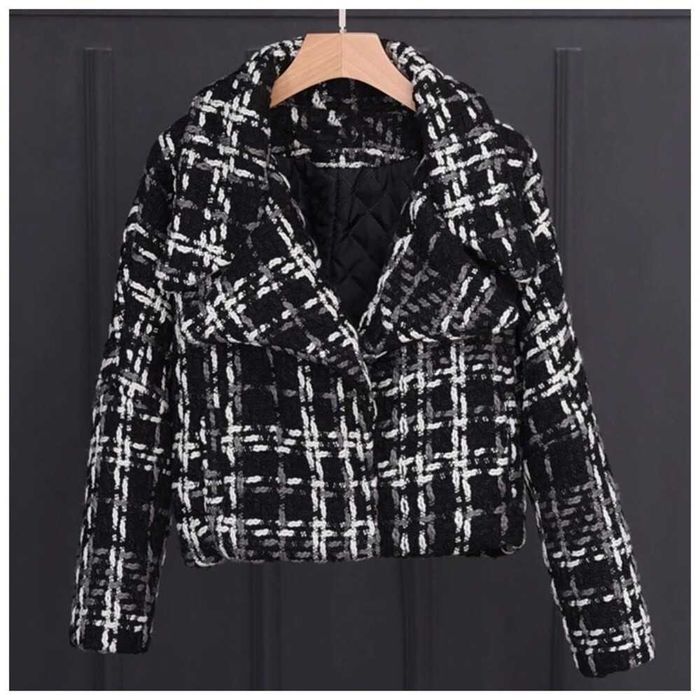 Geaca neagra scurta in talie bershka