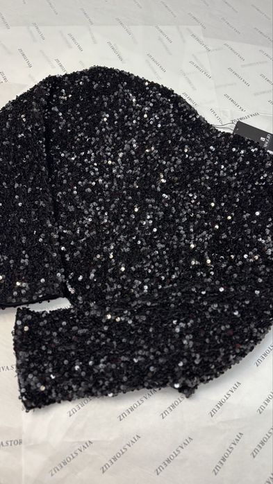 Трендовый жакет с пайетками