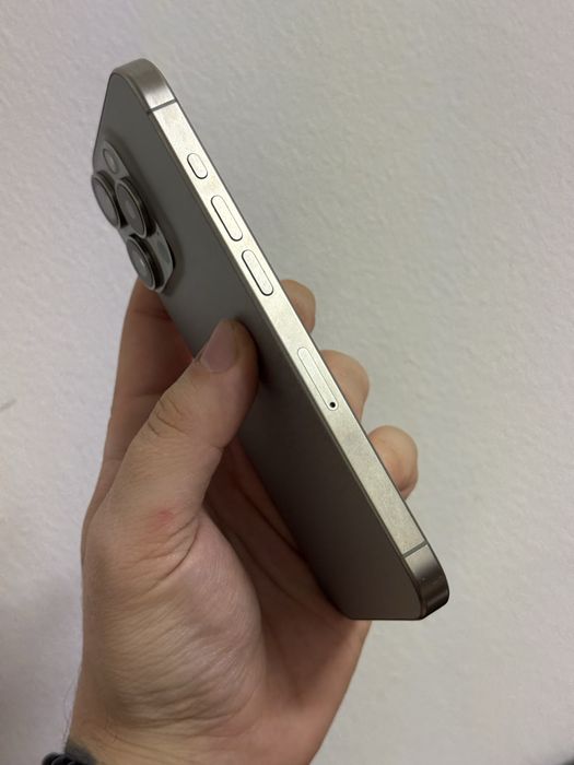 iPhone 15 Pro Natural Titanium 256GB