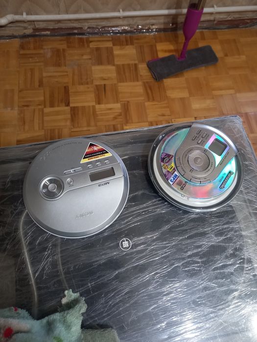 CD-плеер Sony Walkman, оригинальный, работает отлично, без недостатков