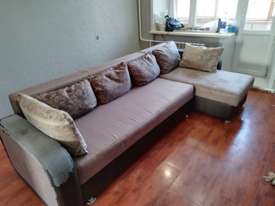 СРОЧНО продам угловой диван 3 м