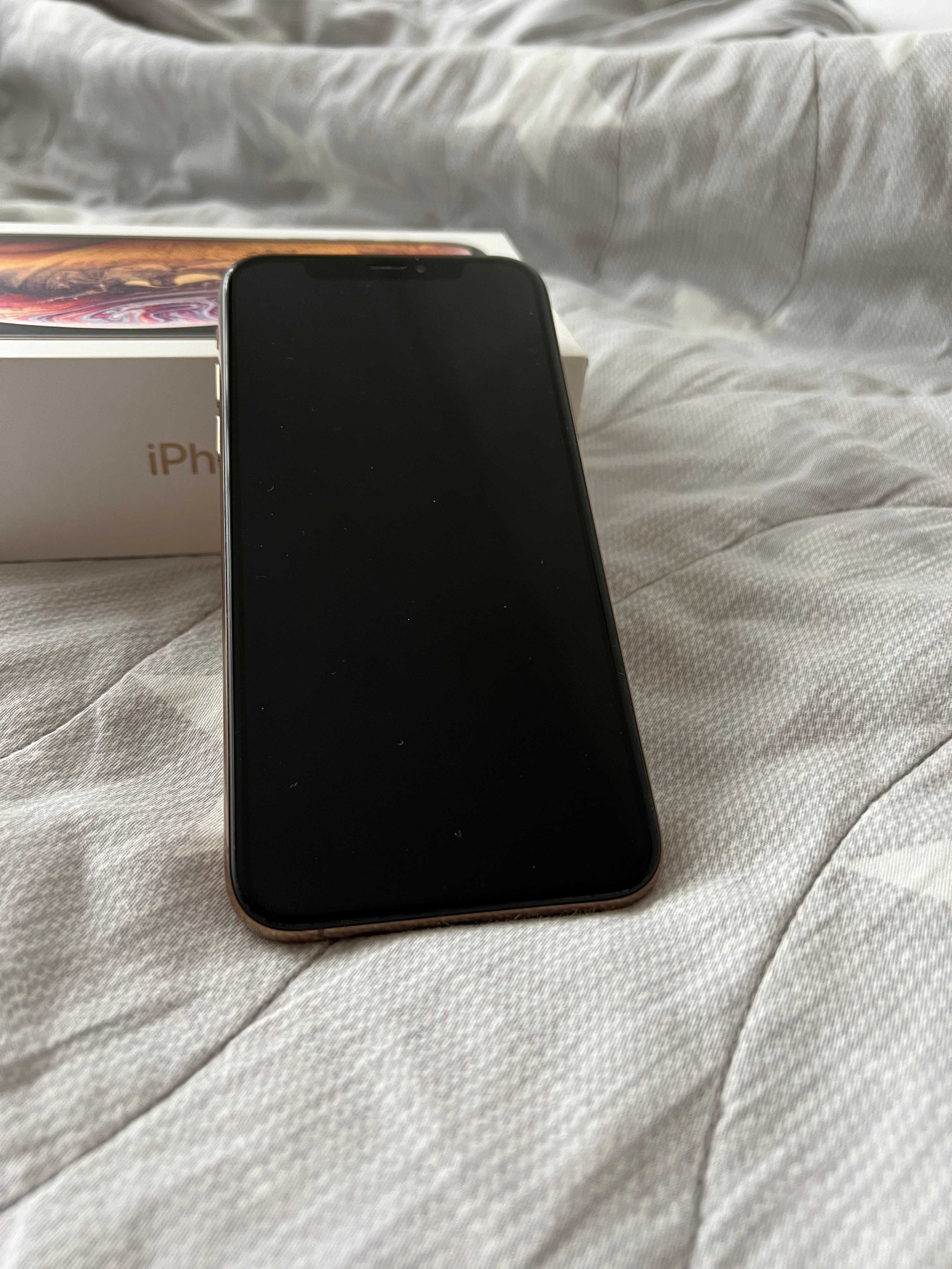 Продавам iPhone XS 64GB Розово злато(Rose gold)