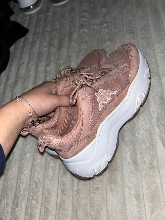 Чисто нови обувки на цена между 30-50 лв