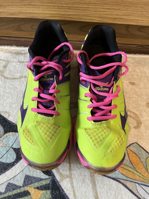 Mizuno - обувки за волейбол