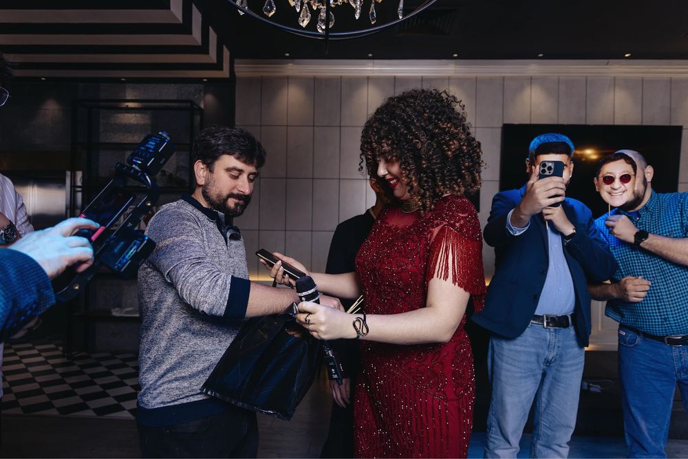 Ведущая , музыка  | 3 языка | Живая группа и праздник под ключ