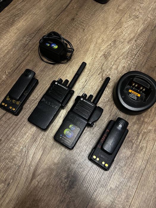 Професионален комплект радиостанции Motorola DP4400e 2 броя DMR, IP68