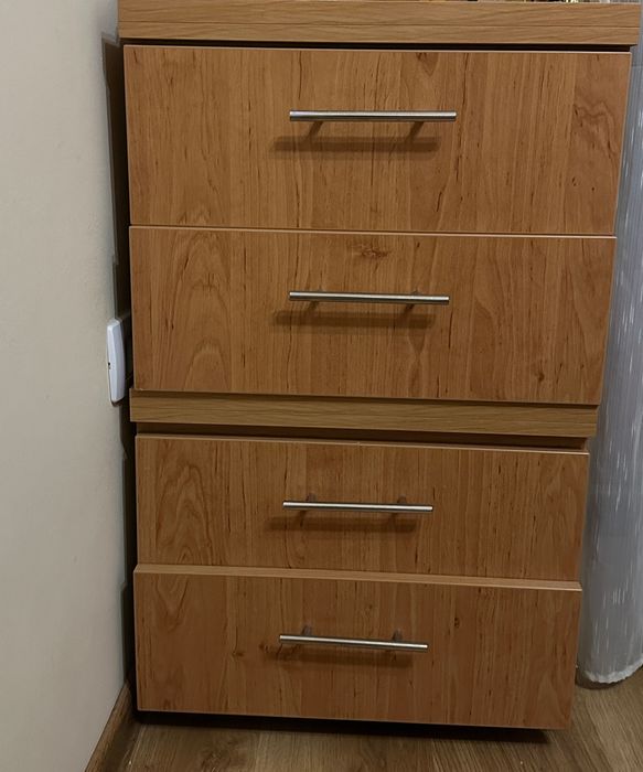 Vând mobilier dormitor complet