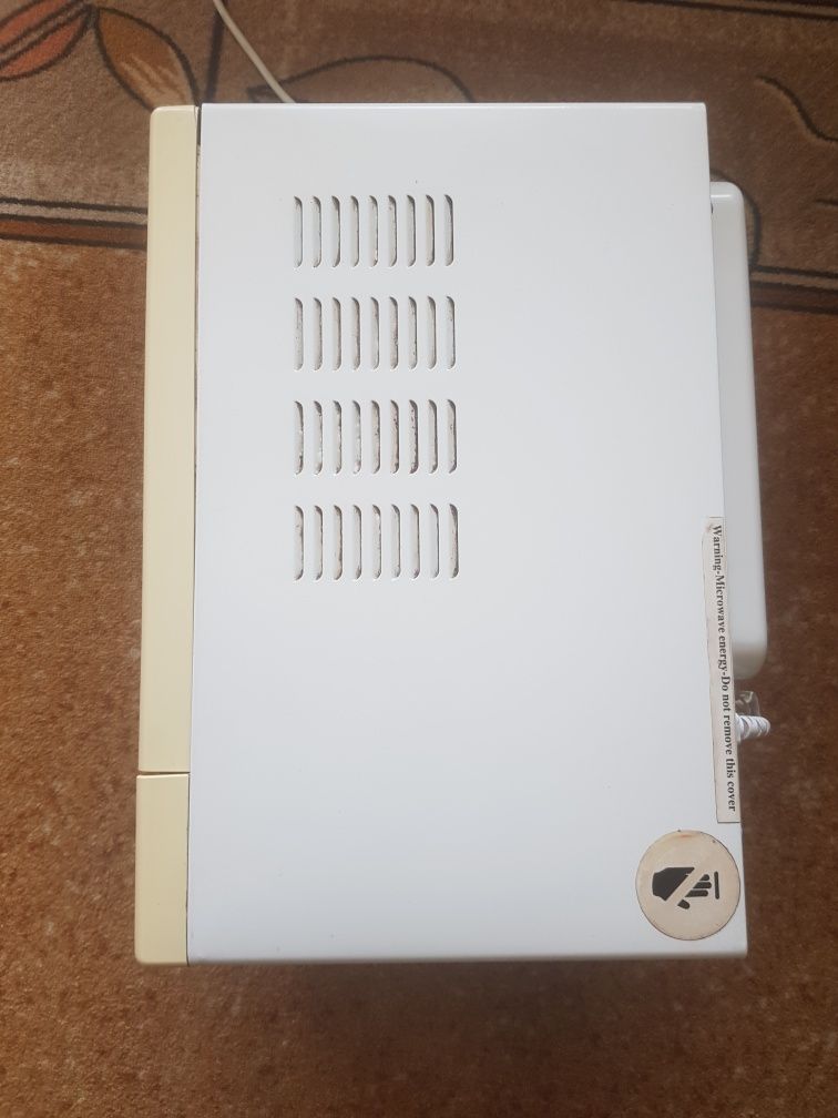Микровълнова печка WD800L20-3
