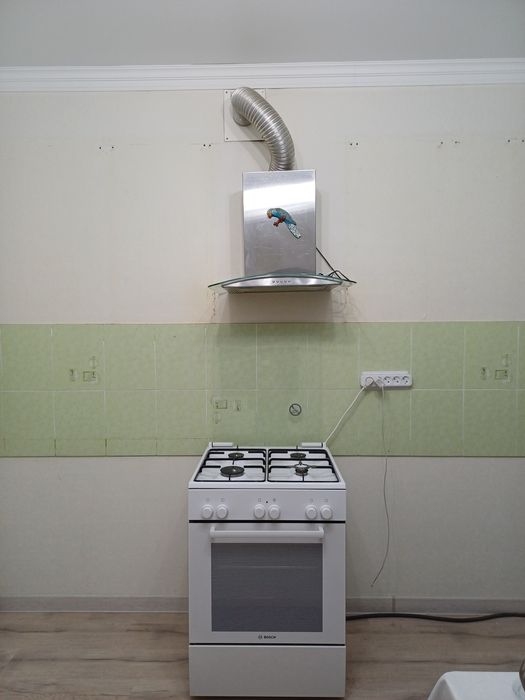 Продам вытяжку на кухню